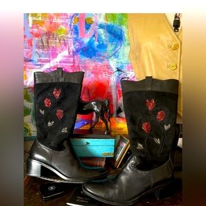 Gorgeous Black Vintage ART EFFECTS Ladies Black Leather Designer Boots 9 w/box